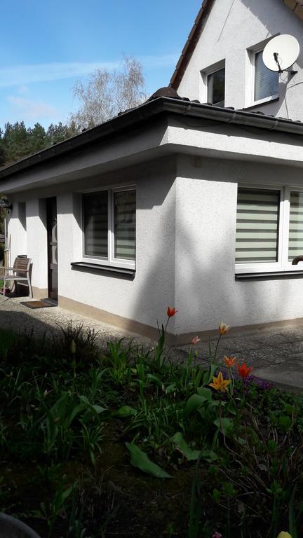 Ferienhaus Im Gruenen/Monteurzimmer 오라니엔부르크 외부 사진
